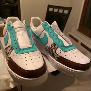 CUSTOM AIR FORCE 1’s